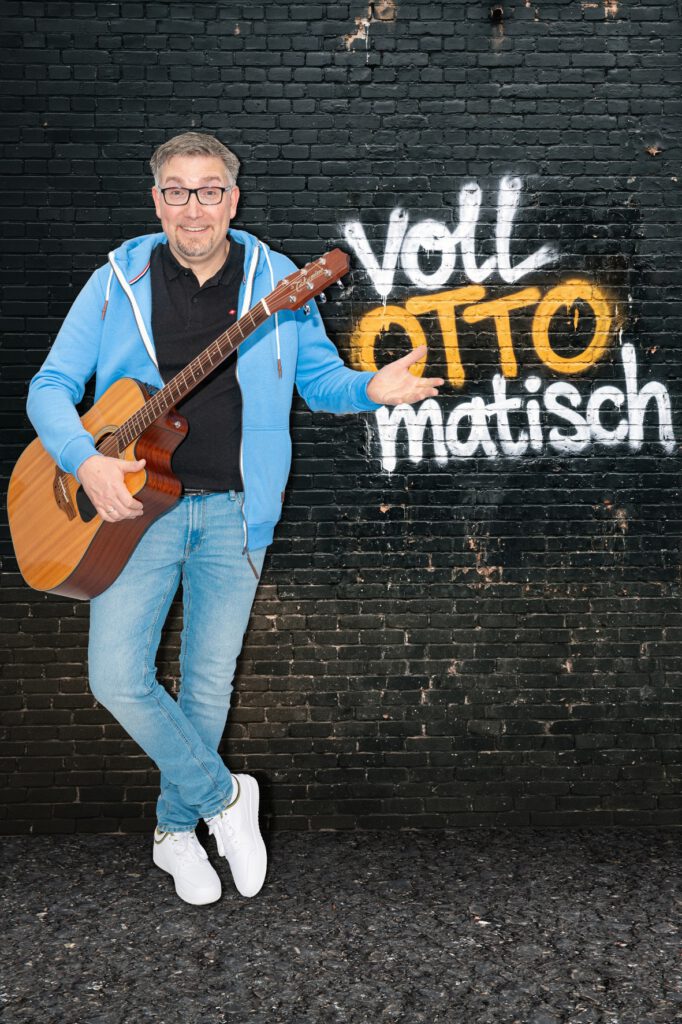 Einlass mit Bewirtung: 18 Uhr
Beginn: 20 Uhr
Ticket: VVK: 25 €, AK: 29,-- €